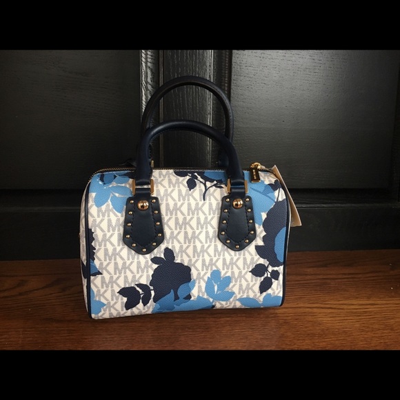 Michael Kors Aria Satchel- New with tags! - Picture 2 of 5